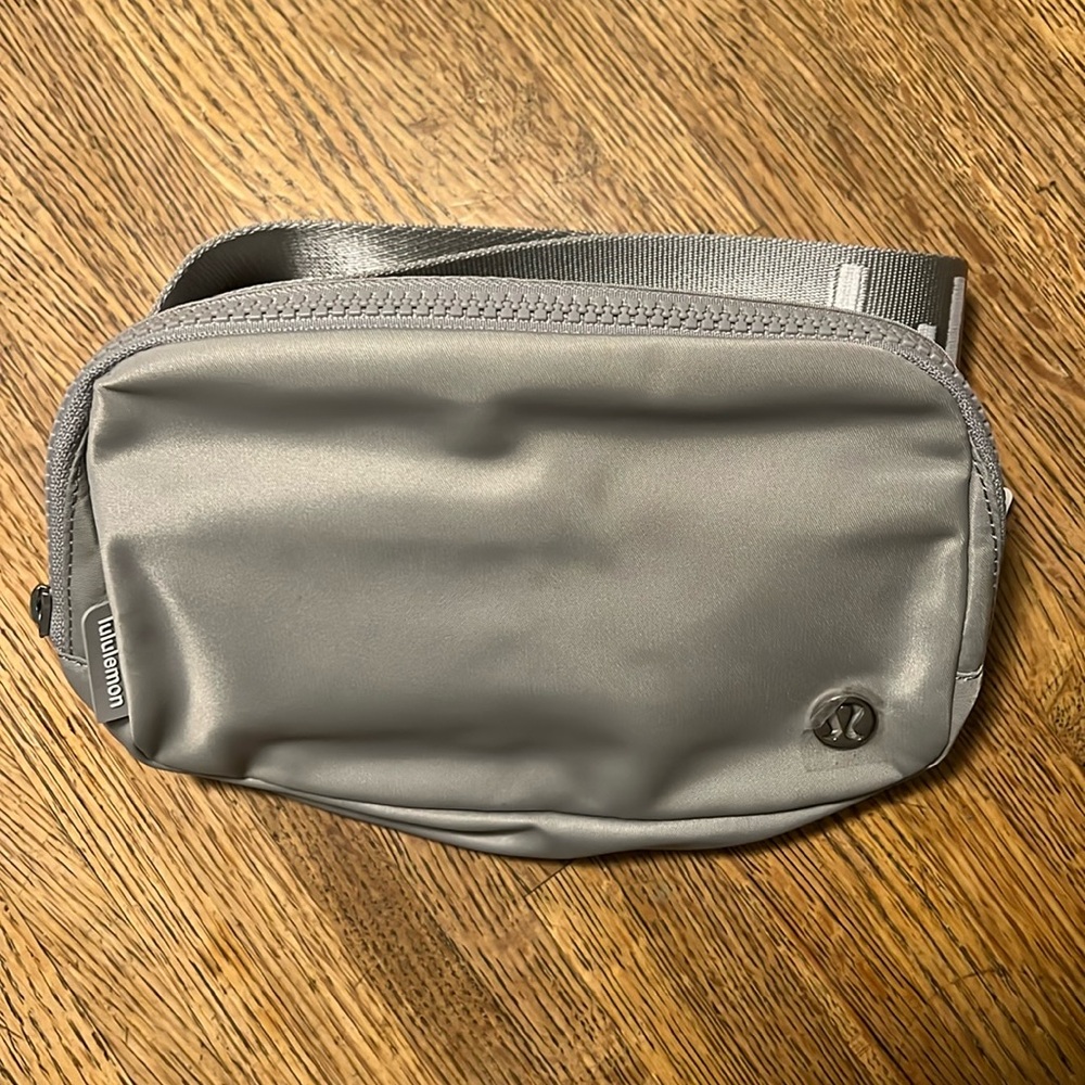 NWT - Lululemon Everywhere Belt Bag with Lululemon on strap